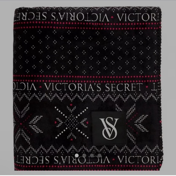 Victoria’s Secret throw - Picture 1 of 2